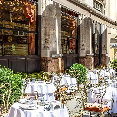 Cronton Design فندق