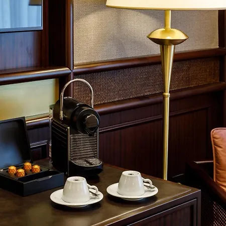Cronton Design فندق