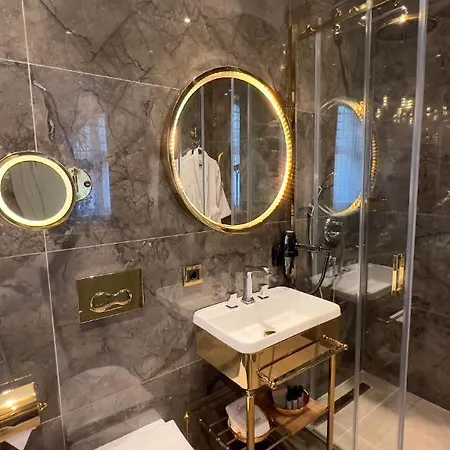 Cronton Design מלון 5*